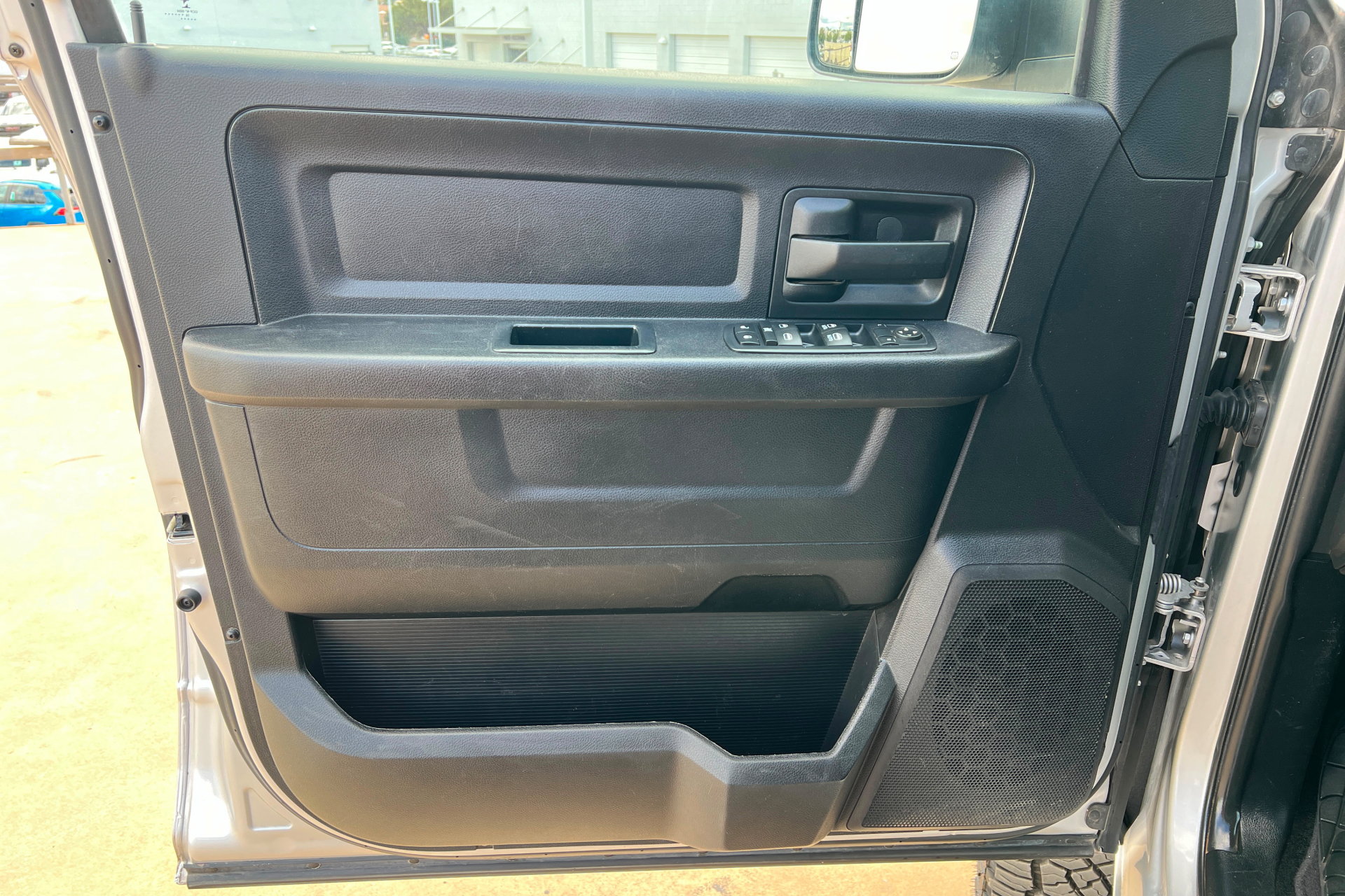Used 2016 RAM 2500 Tradesman w/ Chrome Appearance Group AWD/4WD image 14