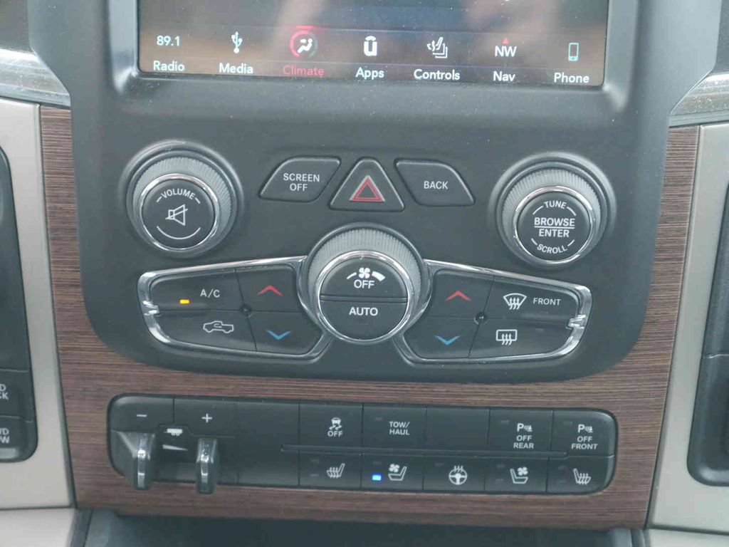Used 2018 RAM 1500 Laramie w/ Convenience Group AWD/4WD image 7