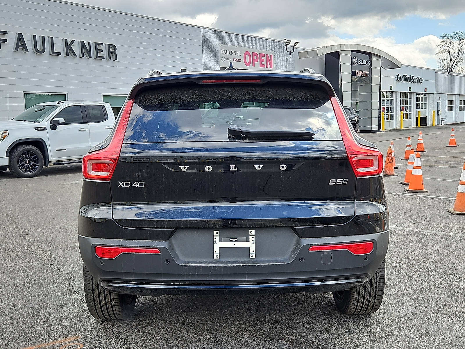 New 2026 Volvo XC40 B5 Plus w/ Climate Package AWD/4WD image 5