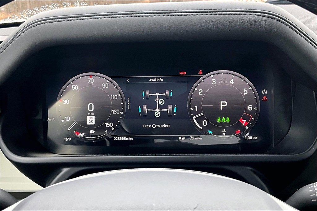 Used 2024 Land Rover Defender 110 SE image 17