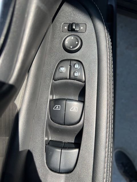Used 2016 Nissan Murano S image 16