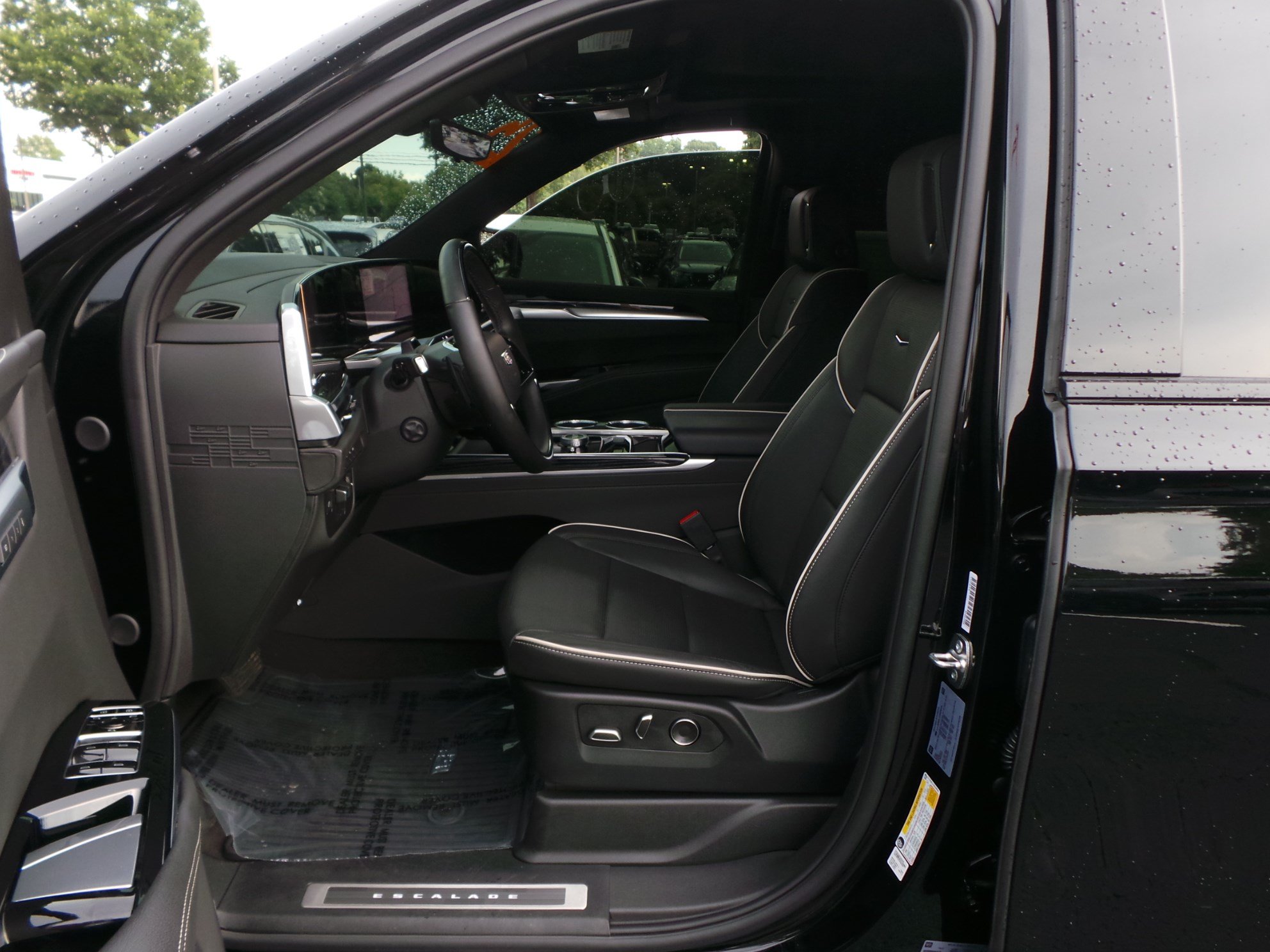 Used 2025 Cadillac Escalade ESV Sport AWD/4WD image 30