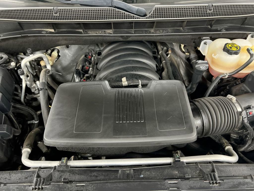 Used 2022 Chevrolet Suburban Z71 w/ Luxury Package image 21