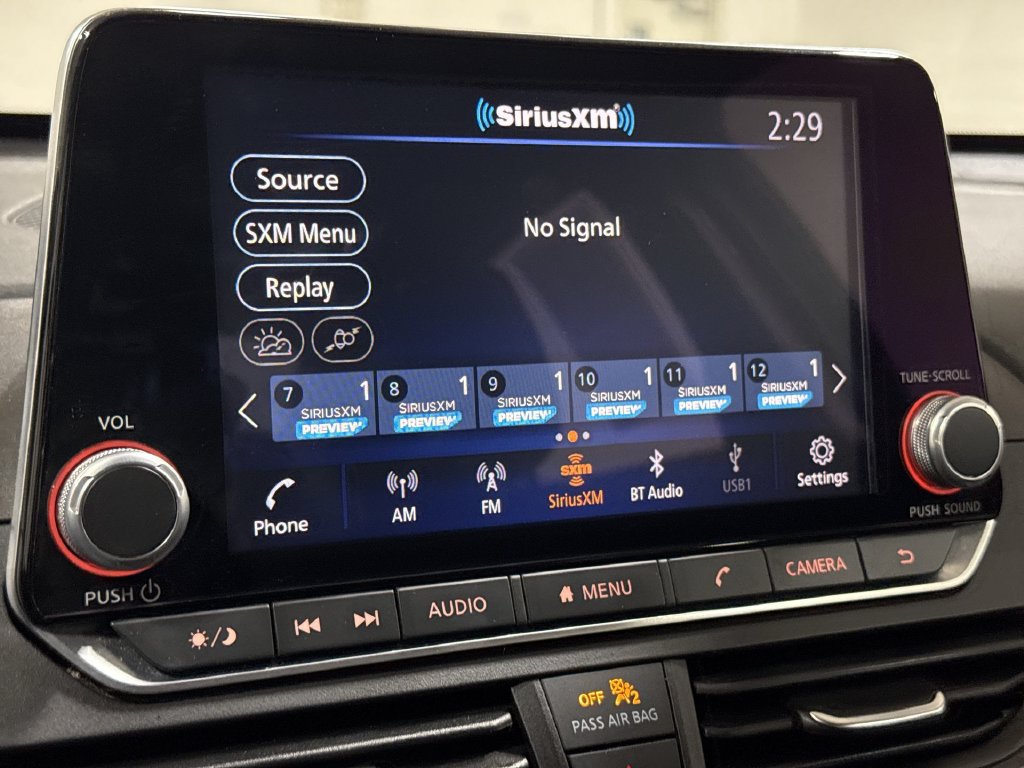 Used 2025 Nissan Altima 2.5 SV FWD image 14