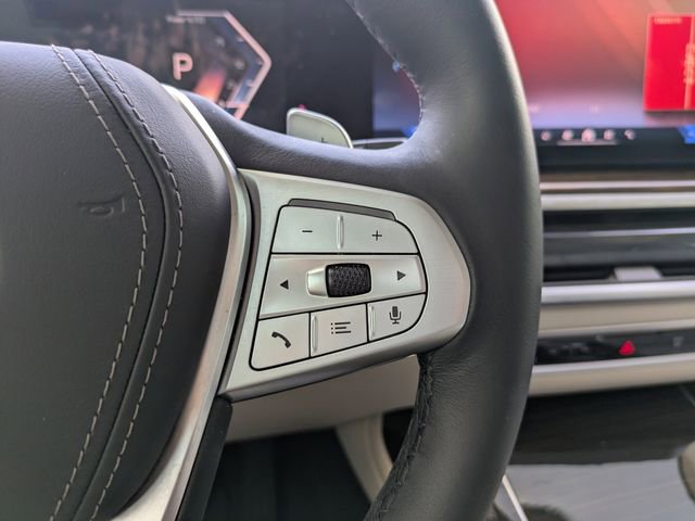 Used 2025 BMW X7 xDrive40i w/ Executive Package image 28