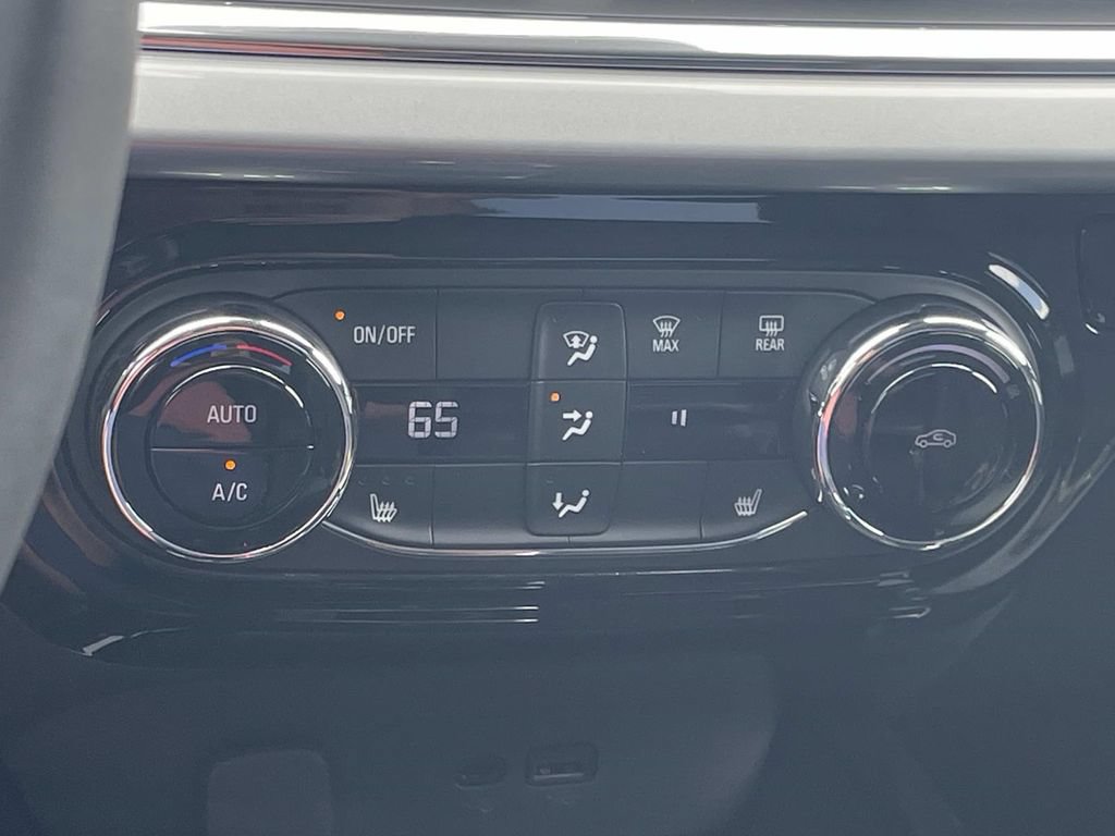 New 2026 Chevrolet Trax LT w/ Driver Confidence Package FWD image 18