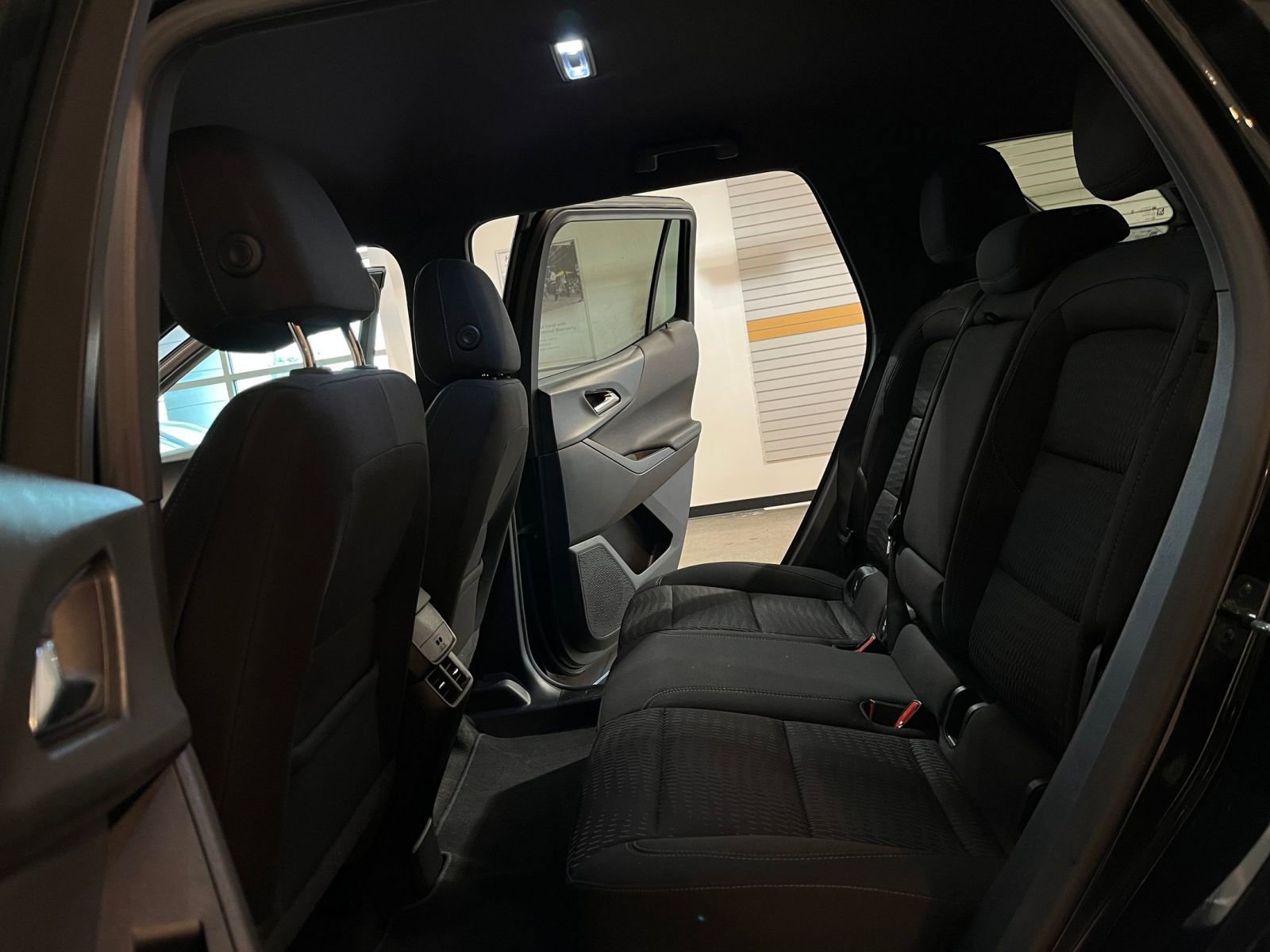 Used 2025 Chevrolet Equinox LT FWD image 25