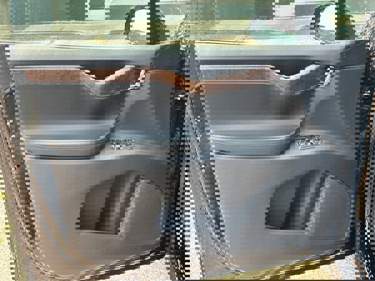 Used 2020 Tesla Model X Long Range image 15