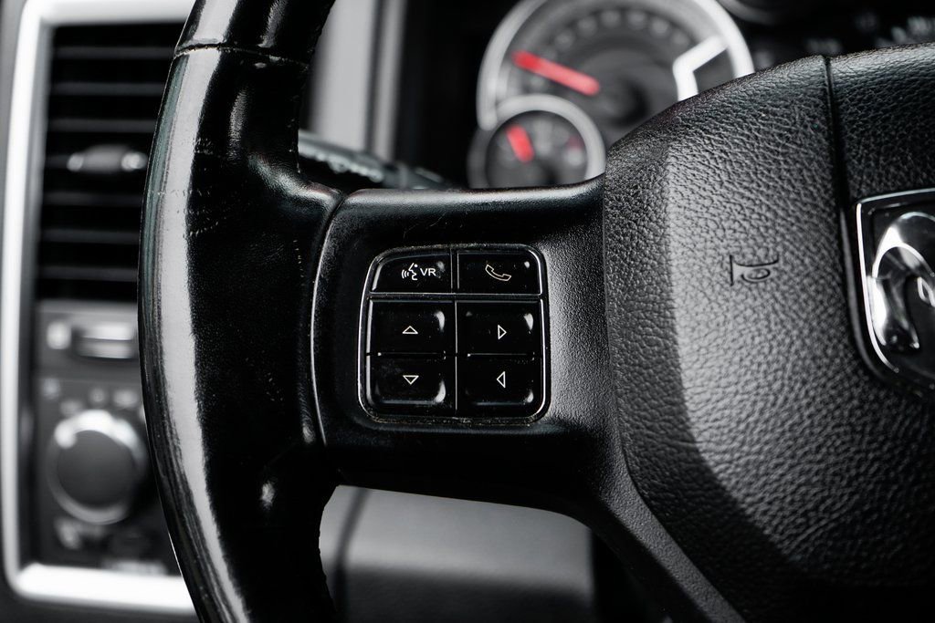 Used 2020 RAM 1500 Classic SLT w/ Luxury Group image 19