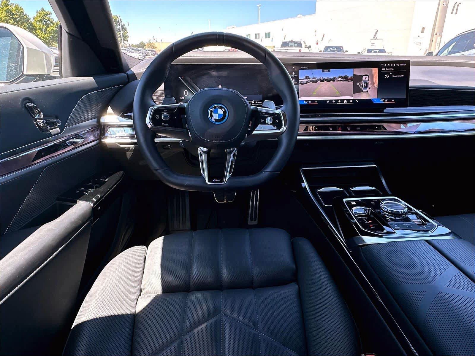Used 2026 BMW 750e xDrive AWD/4WD image 11