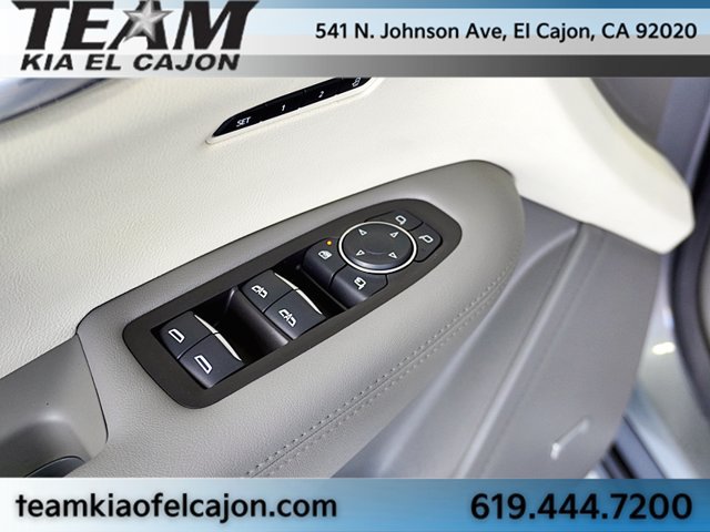 Used 2023 Cadillac XT6 Premium Luxury w/ Technology Package FWD image 25