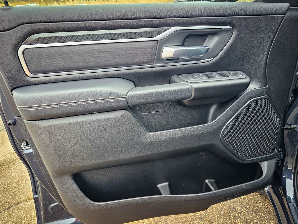 New 2026 RAM 1500 4x4 Crew Cab image 11