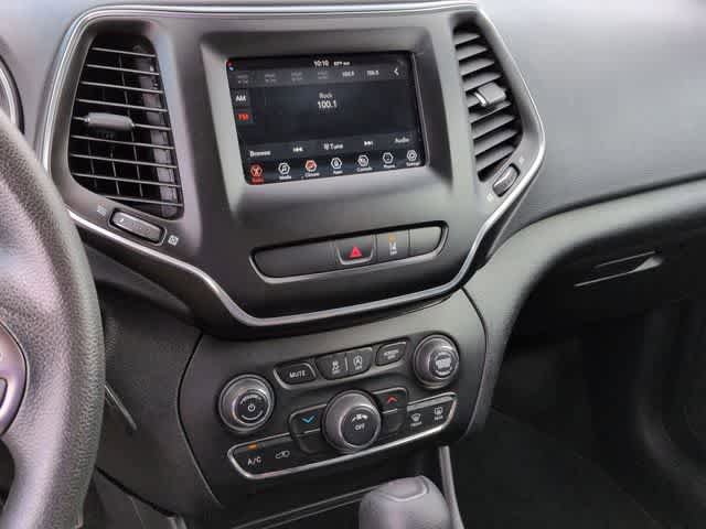 Used 2021 Jeep Cherokee Latitude AWD/4WD image 27