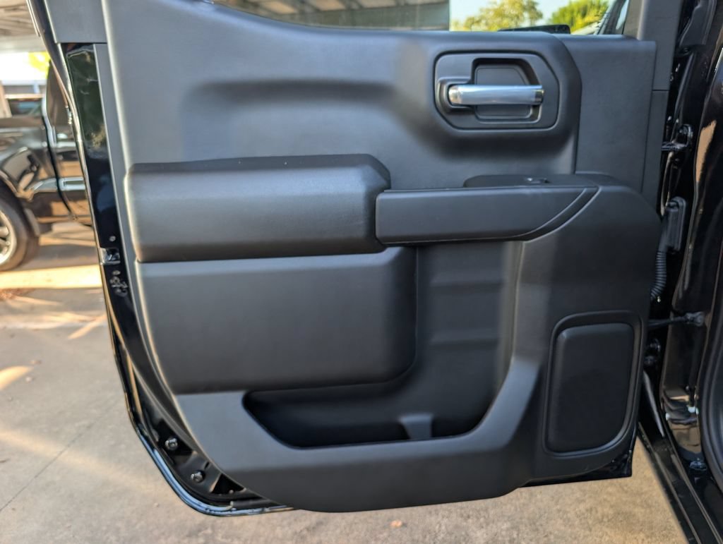 New 2026 Chevrolet Silverado 1500 Custom w/ LPO, Dark Essentials Package RWD image 8