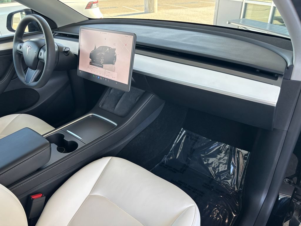 Used 2023 Tesla Model Y Long Range AWD/4WD image 17
