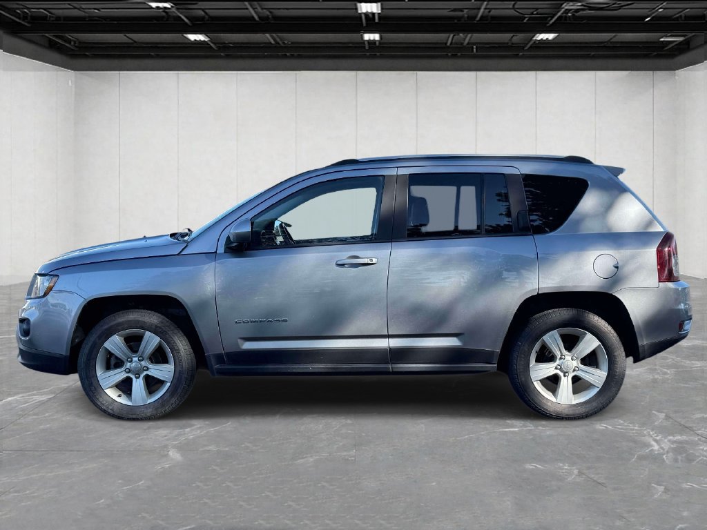 Used 2017 Jeep Compass Latitude AWD/4WD image 7