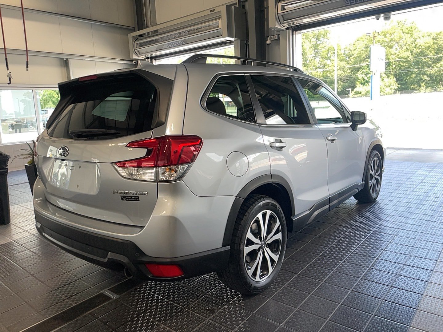 Used 2020 Subaru Forester Limited AWD/4WD image 13