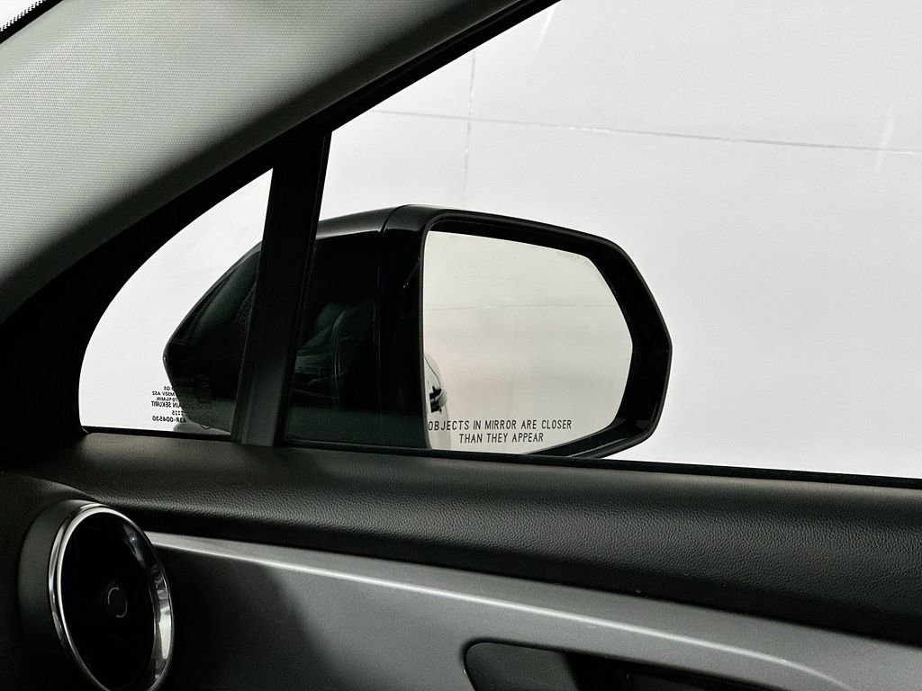 Used 2025 Chevrolet Blazer LT image 25