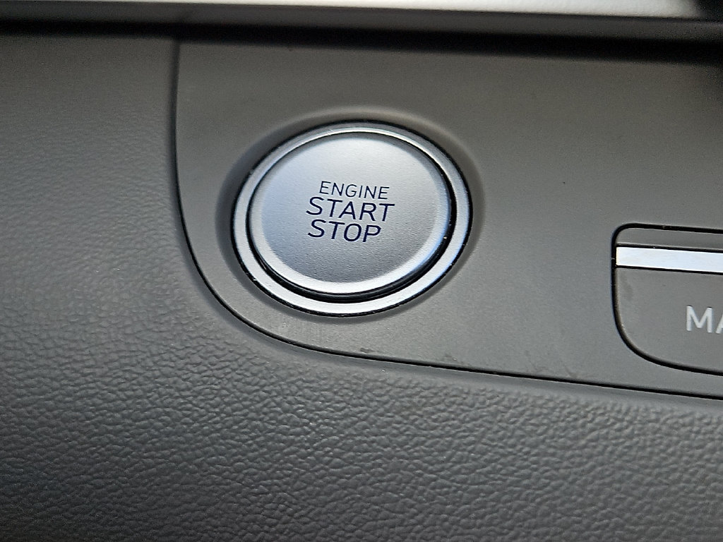 Used 2023 Hyundai Elantra SEL w/ Convenience Package FWD image 25