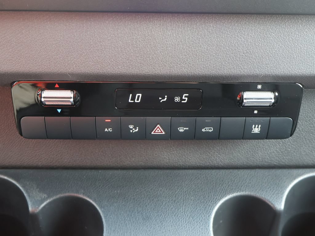 Used 2024 Mercedes-Benz eSprinter 170 Cargo image 36