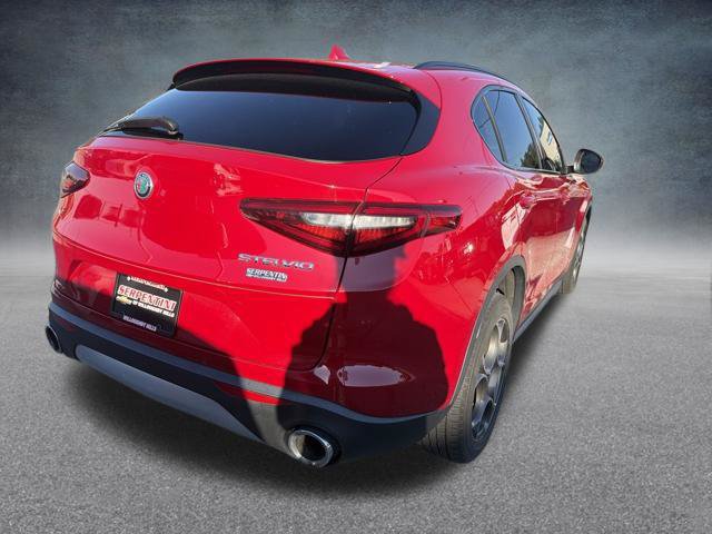Used 2018 Alfa Romeo Stelvio Sport w/ Quick Order Package 22J Sport AWD/4WD image 7