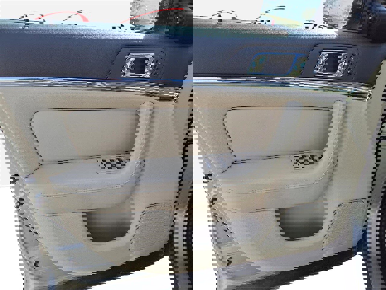 Used 2011 Lincoln MKS image 12