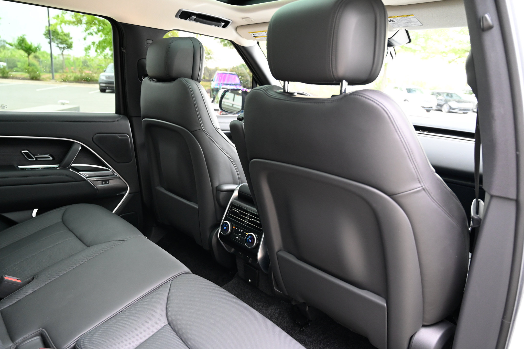 Used 2025 Land Rover Range Rover SE AWD/4WD image 47