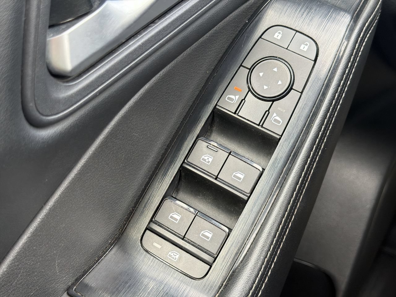 Used 2024 Nissan Rogue SV AWD/4WD image 11