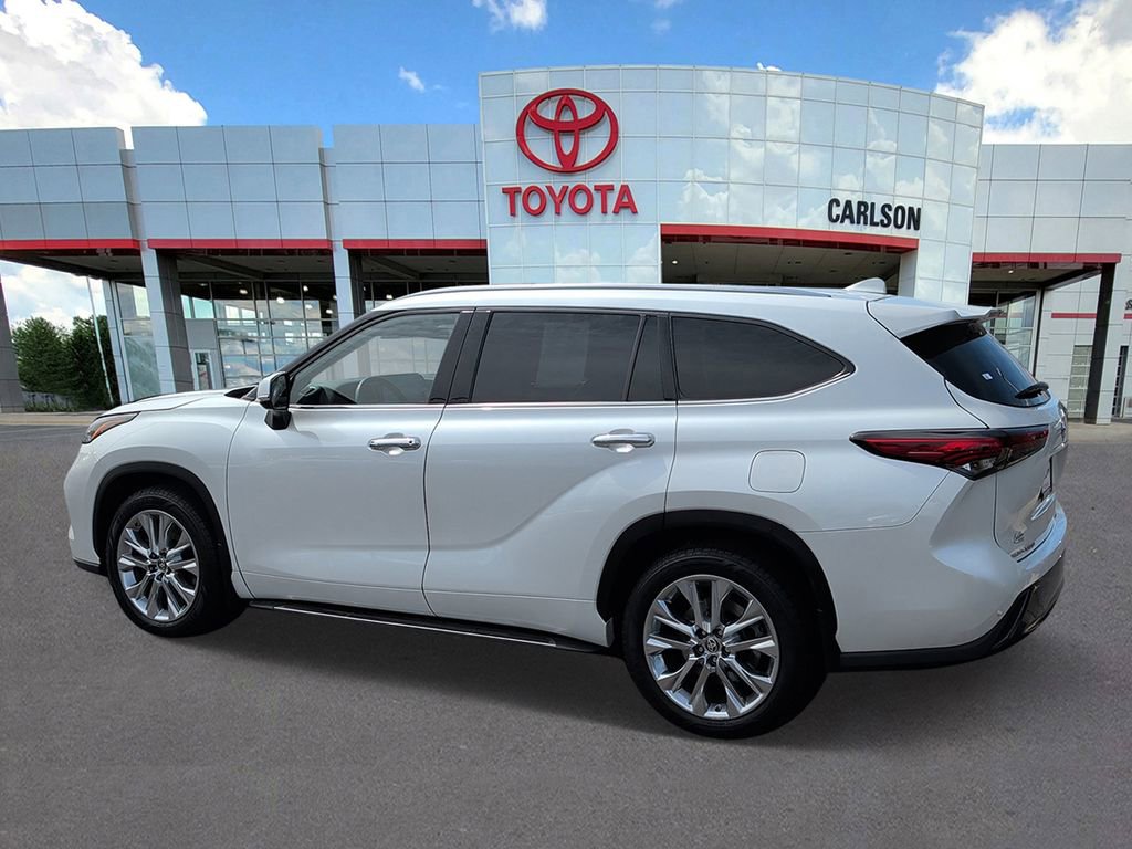 Used 2023 Toyota Highlander Limited image 5