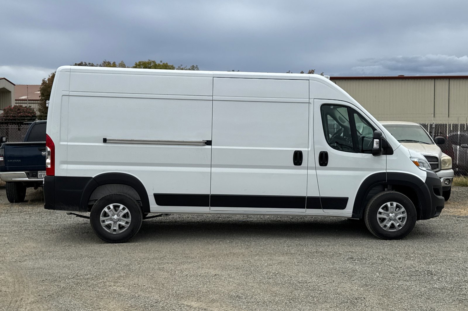 New 2026 RAM ProMaster 2500 w/ Quick Order Package 22G SLT image 2