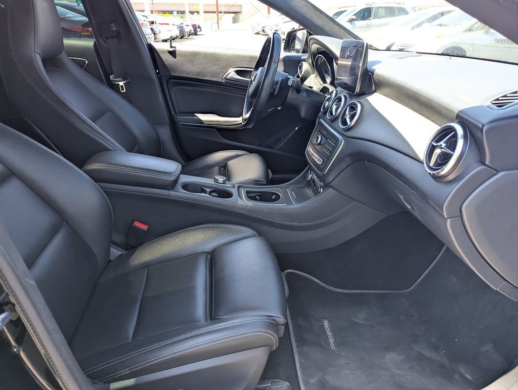 Used 2019 Mercedes-Benz CLA 250 4MATIC image 32
