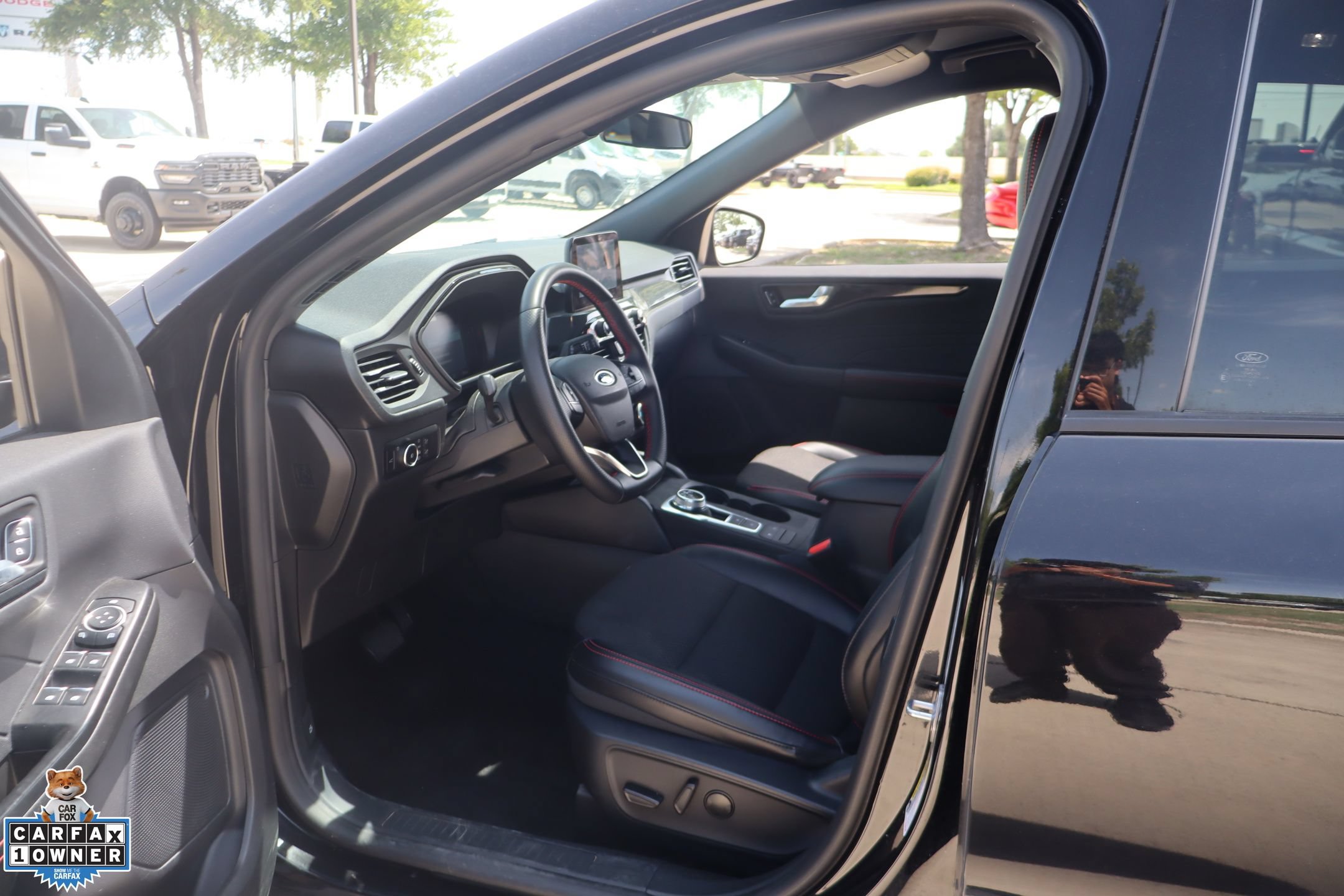 Used 2025 Ford Escape ST-Line Select AWD/4WD image 24
