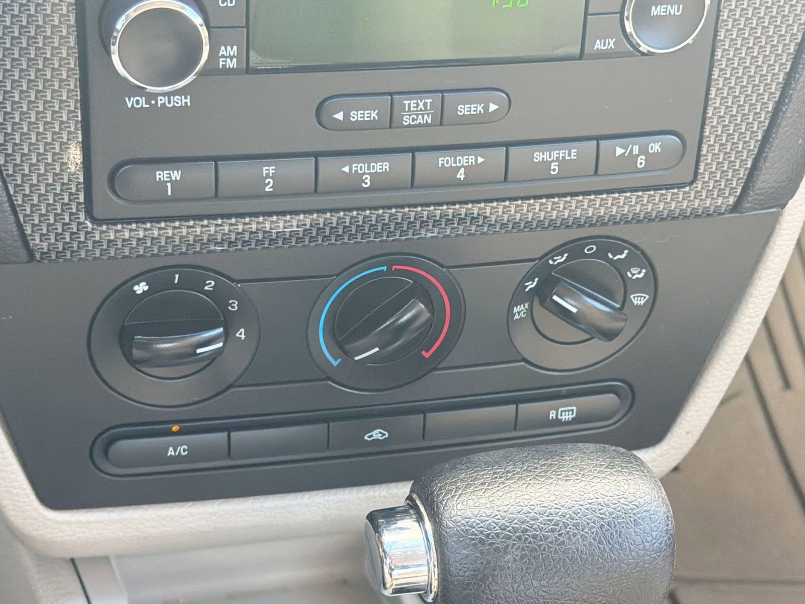 Used 2008 Ford Fusion SE FWD image 25