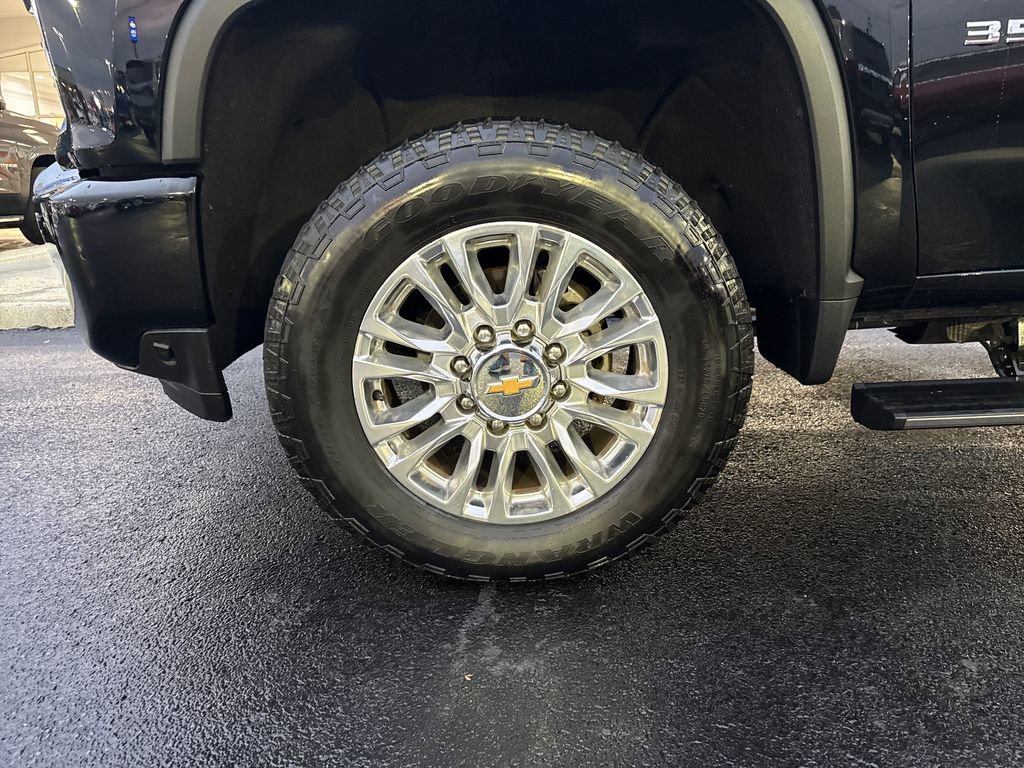 Used 2023 Chevrolet Silverado 3500 High Country image 34