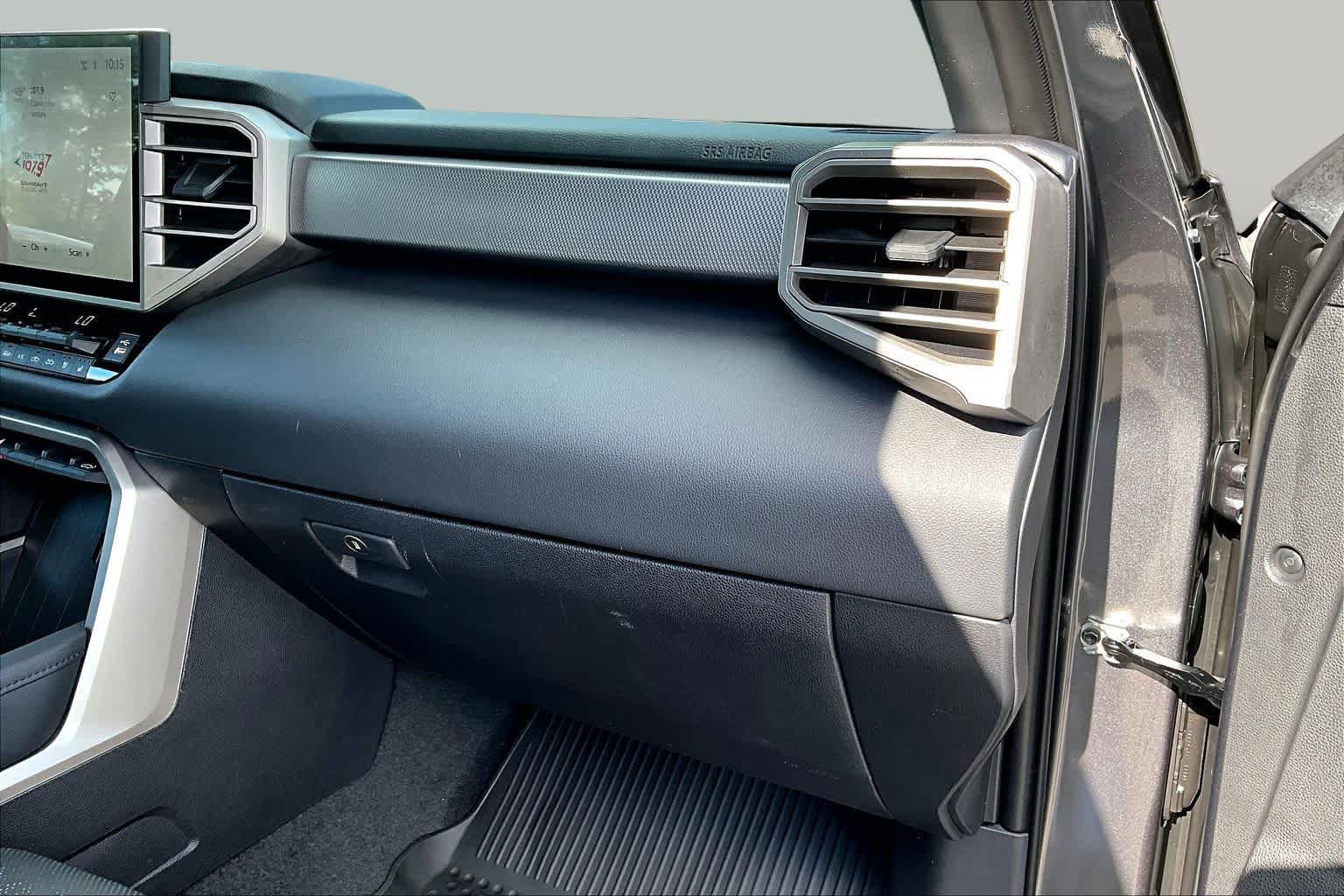 Used 2025 Toyota Tundra Limited AWD/4WD image 19