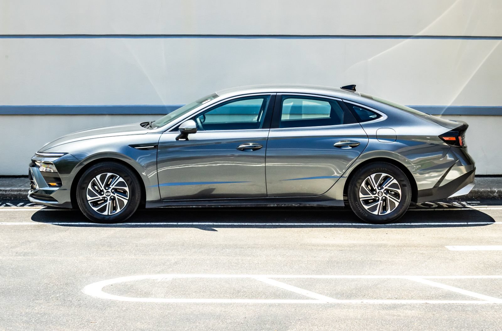 Used 2026 Hyundai Sonata Blue FWD image 4