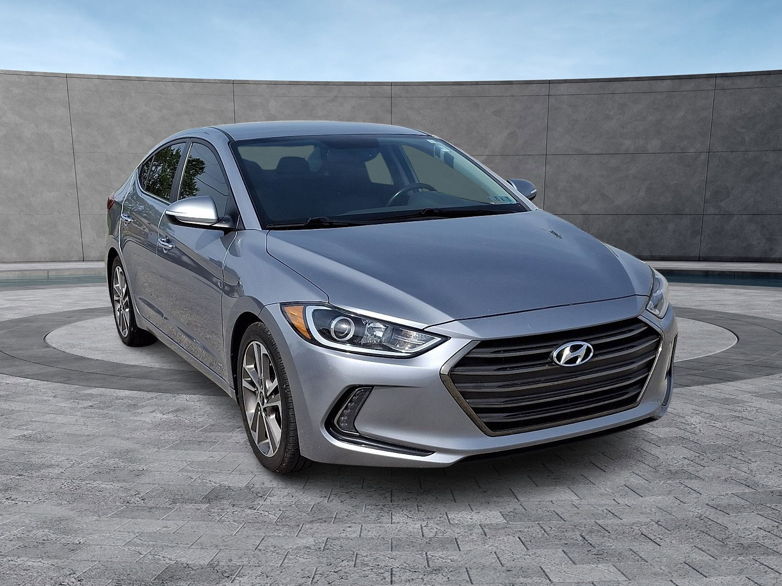 Used 2017 Hyundai Elantra Limited FWD image 2