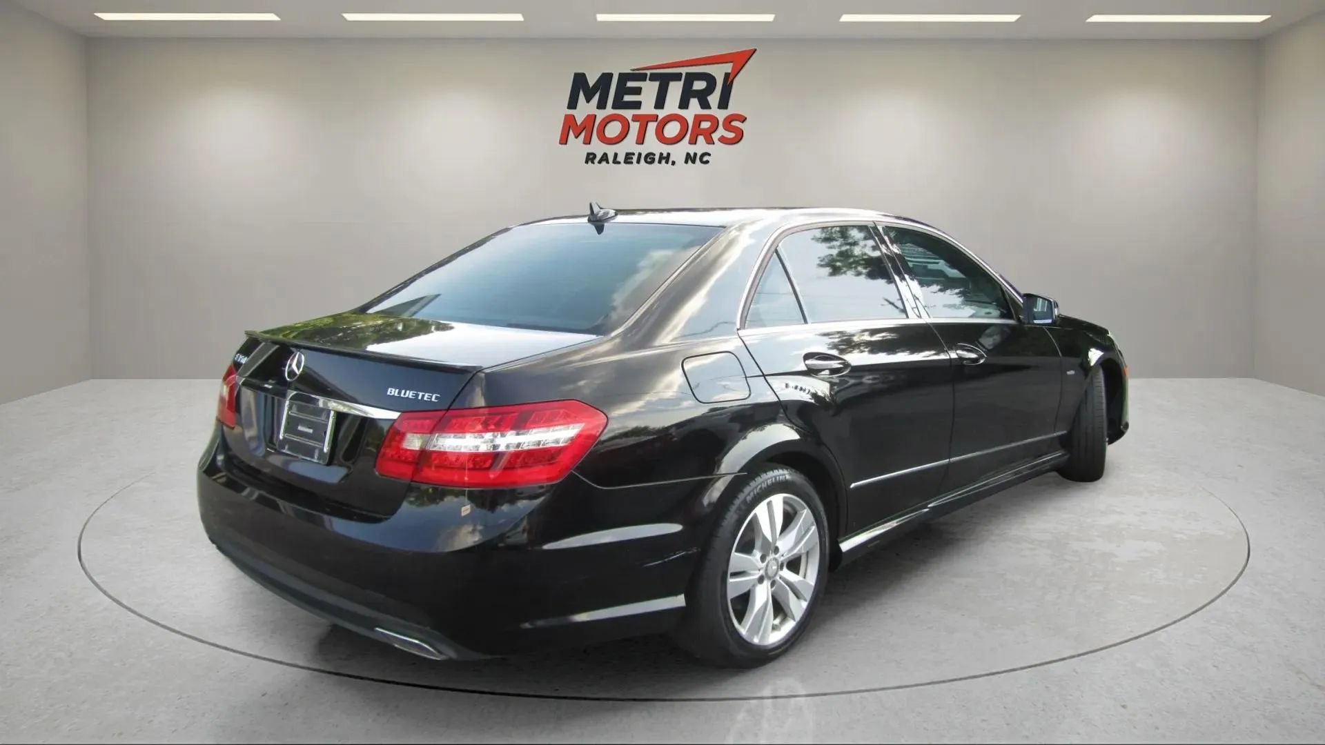 Used 2012 Mercedes-Benz E 350 BlueTEC Sedan image 5