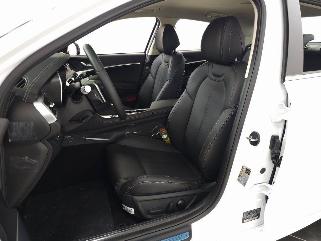 Used 2026 Genesis G70 2.5T image 11