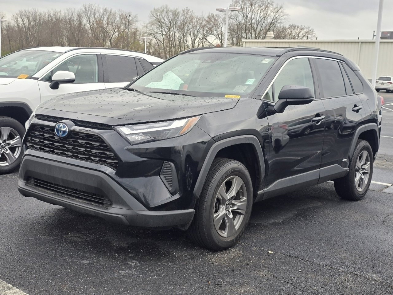 Used 2023 Toyota RAV4 LE image 3