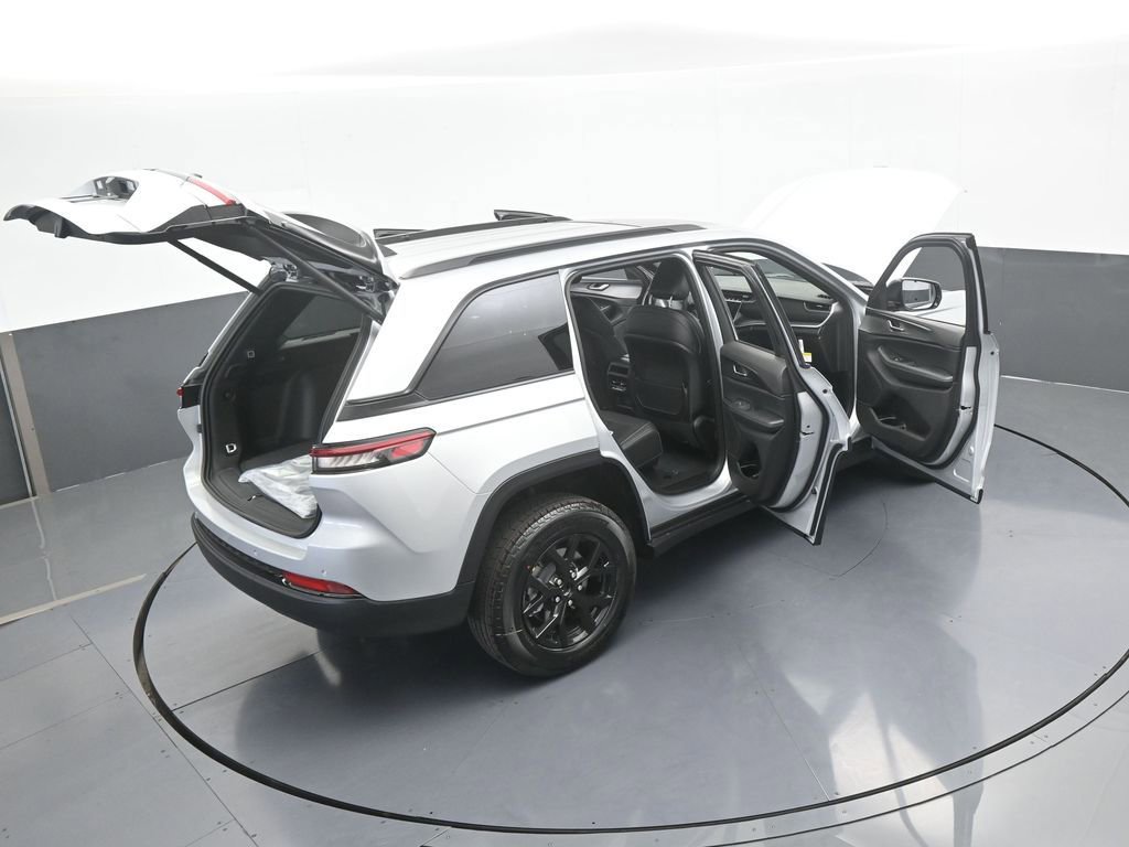 New 2025 Jeep Grand Cherokee Altitude image 62