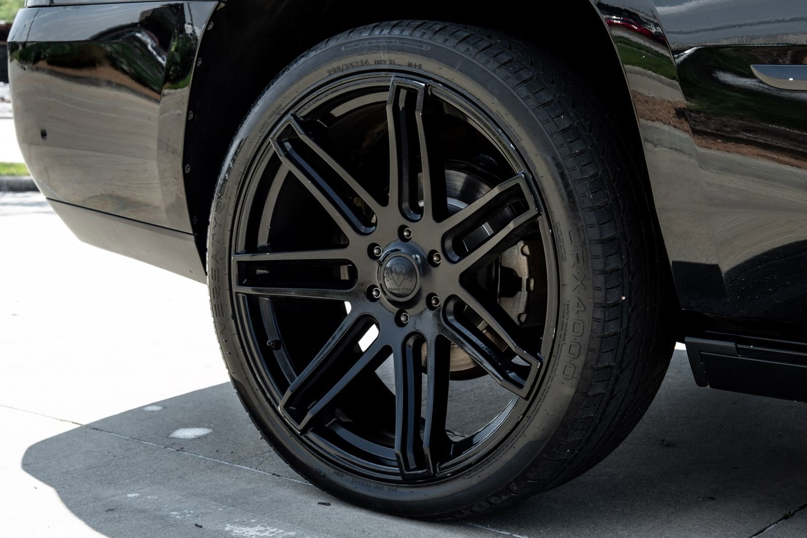 Used 2018 Cadillac Escalade Premium Luxury AWD/4WD image 60