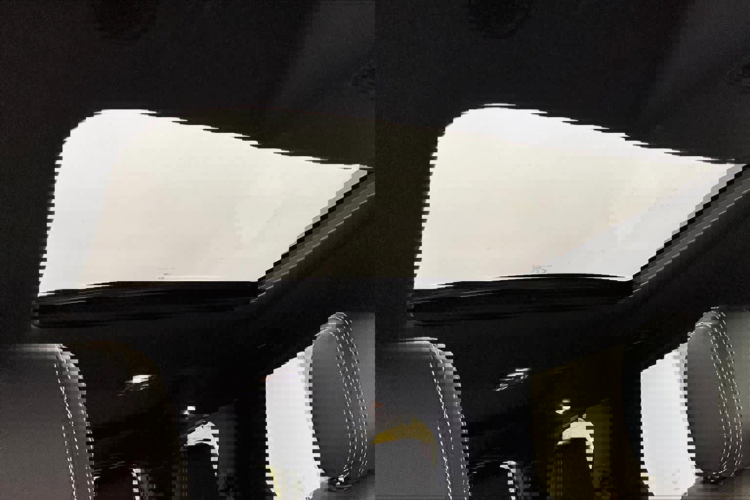 Used 2023 Land Rover Discovery S R-Dynamic image 14