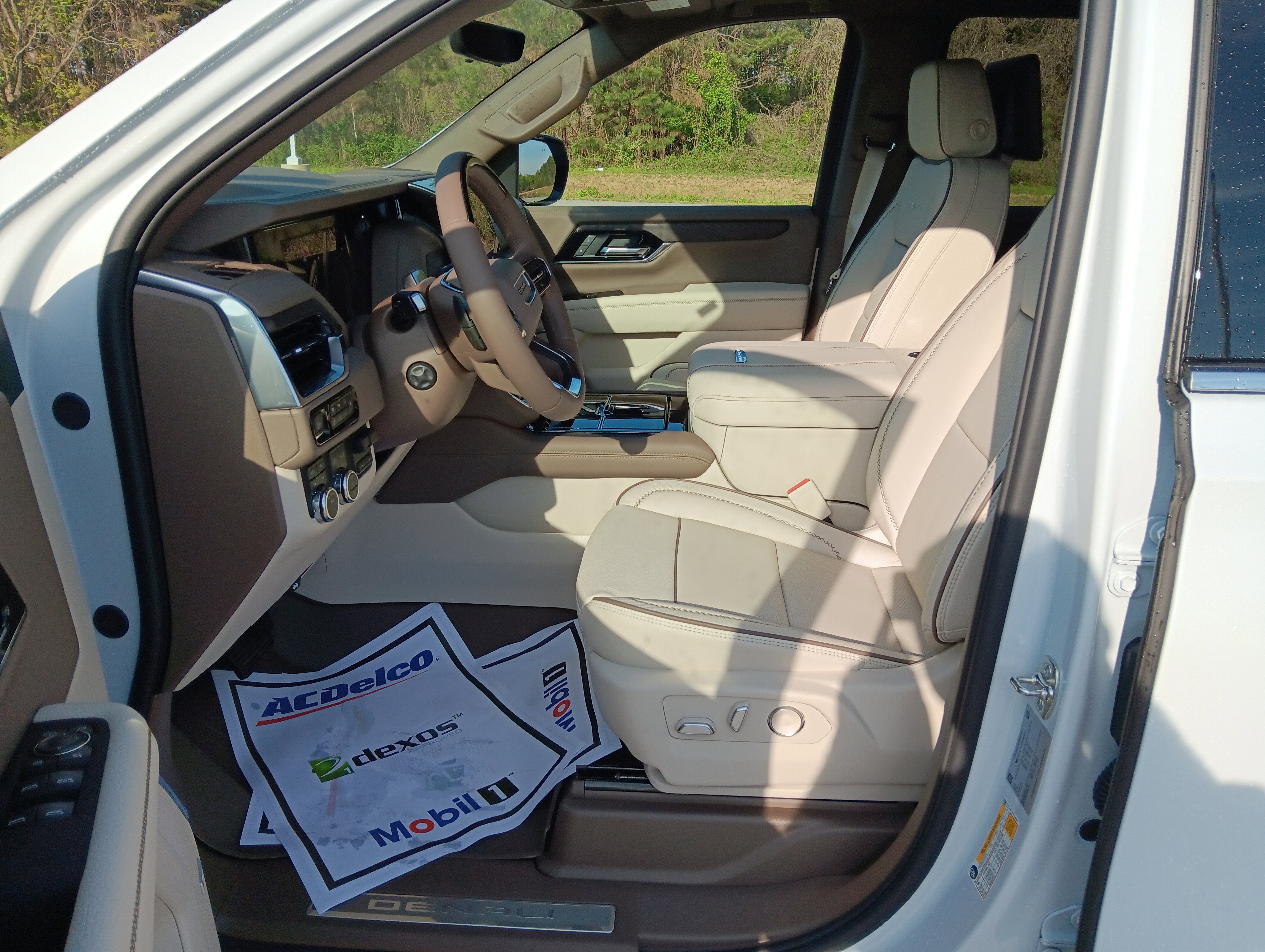 New 2026 GMC Yukon XL Denali image 7