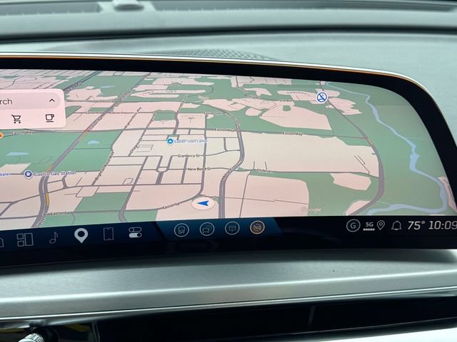 New 2027 Cadillac Lyriq Luxury w/ LPO, Floor Liner Package AWD/4WD image 22