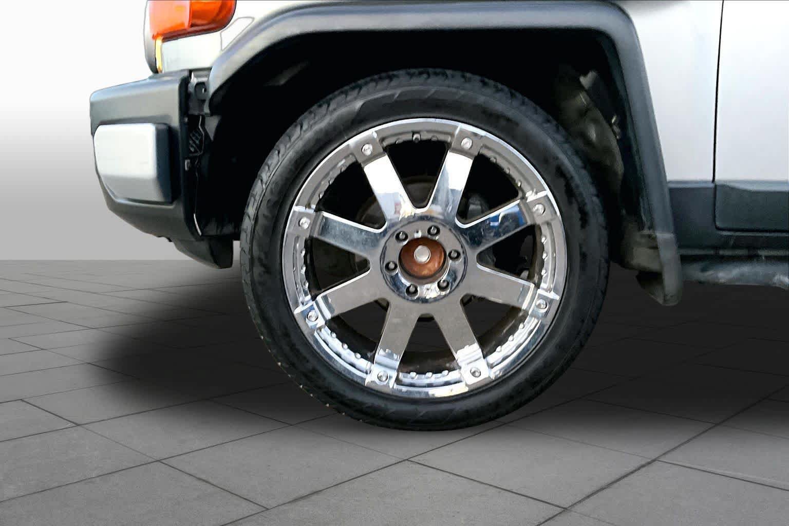 Used 2008 Toyota FJ Cruiser 2WD w/ Upgrade Pkg 1 image 10