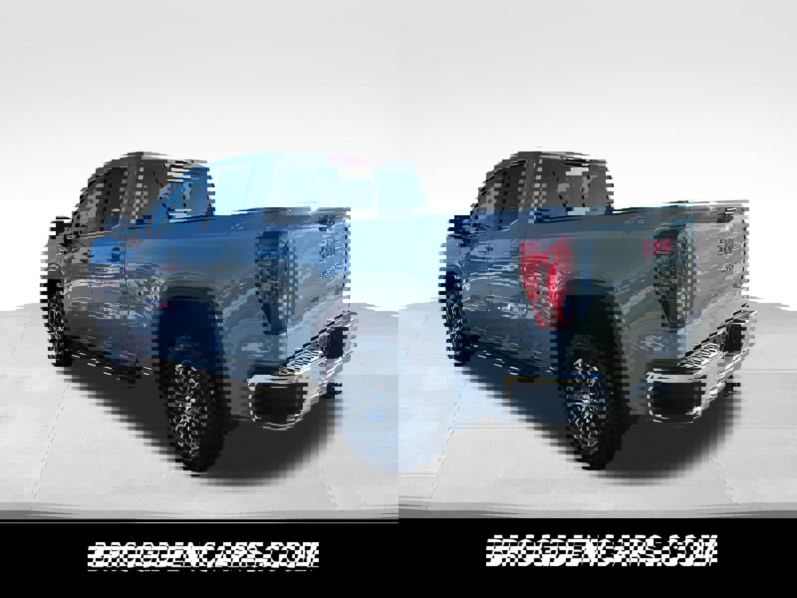 New 2025 GMC Sierra 1500 SLE w/ Preferred Package image 5