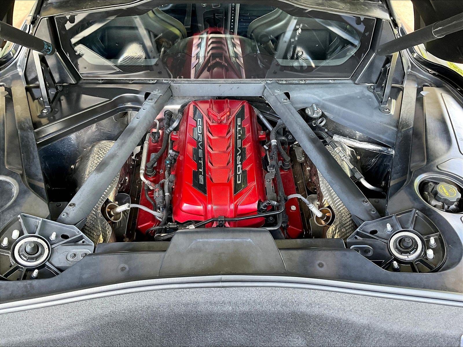 Used 2024 Chevrolet Corvette Stingray Preferred Cpe w/ Z51 Performance Package RWD image 27