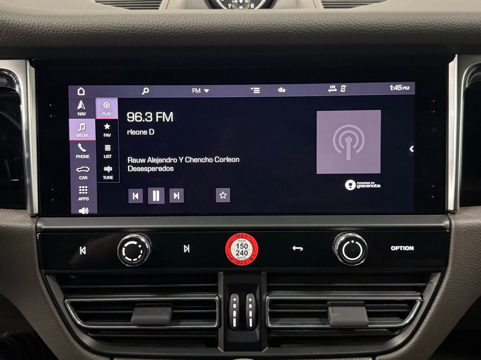 Used 2024 Porsche Macan w/ Premium Plus Package image 32