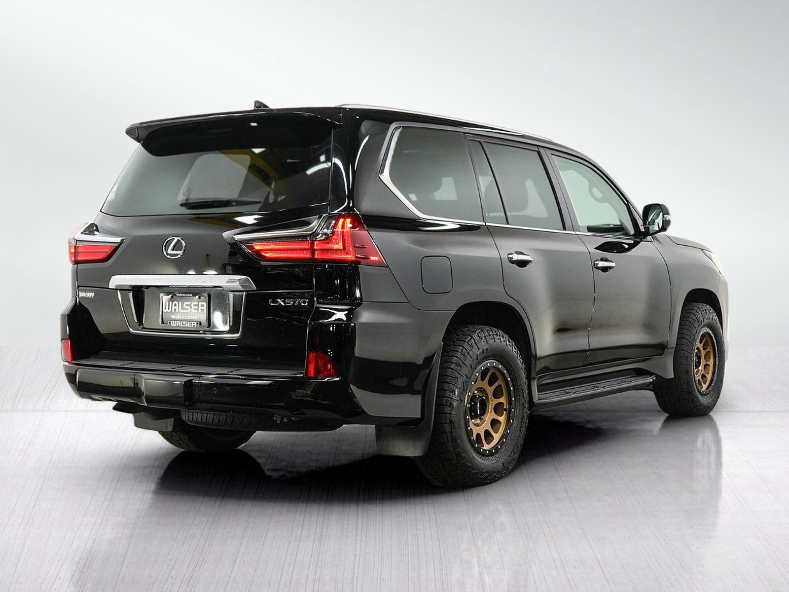 Used 2018 Lexus LX 570 4WD image 7